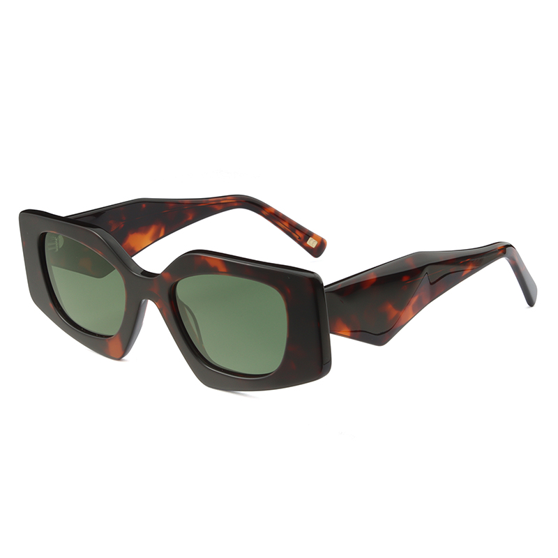 Brown tartaruga, acetate, bold frame and temples, with G-15 color polarized lenses, for 100% UV protection