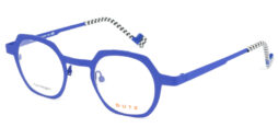 Unisex, trendy, bright blue metallic frame and temples, combined with white -black check details